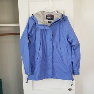 🎉4 for 20🎉L.L. Bean size M  blue jacket
